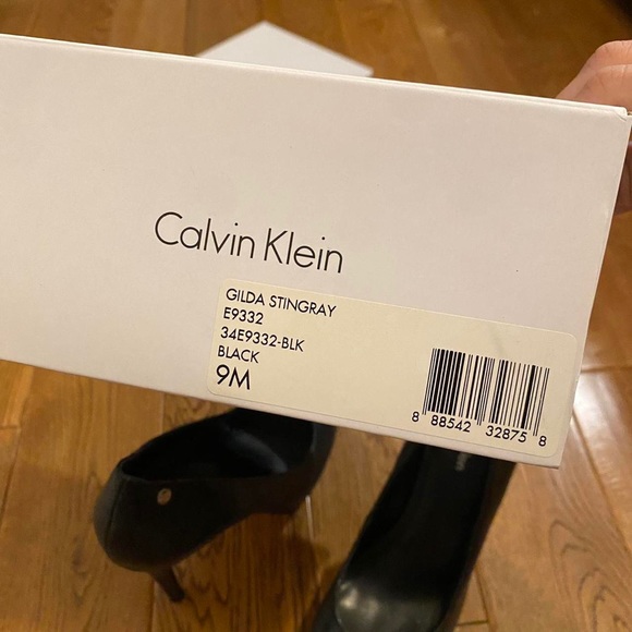 Calvin Klein Black Textured Stiletto Heels size 9 - Picture 5 of 5